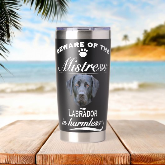 Labrador Labrador Dog Labrador Beware Mistress Geïsoleerde Drinkbeker (Strand (Gedraaid)  )