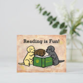 Labrador Puppies Reading Cartoon Briefkaart (Staand voorkant)