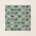 Labrador Retriever Dog Silhouettes Pattern Labs Sjaal<br><div class="desc">Labrador Retriever-hondensilhouettes met zwarte labs,  gele labs,  chocolade labs en Fox Red Labradors. Deze honden patroonsjaal maakt een perfect cadeau voor Lab-liefhebbers! ©Jenn Inashvili</div>