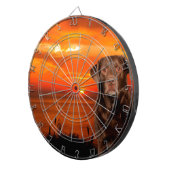 Labrador Retriever Hond Zittend naast zonsondergan Dartbord (Voorkant Rechts)