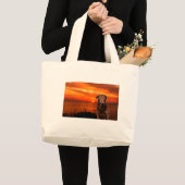 Labrador Retriever Hond Zittend naast zonsondergan Grote Tote Bag (Voorkant (product))