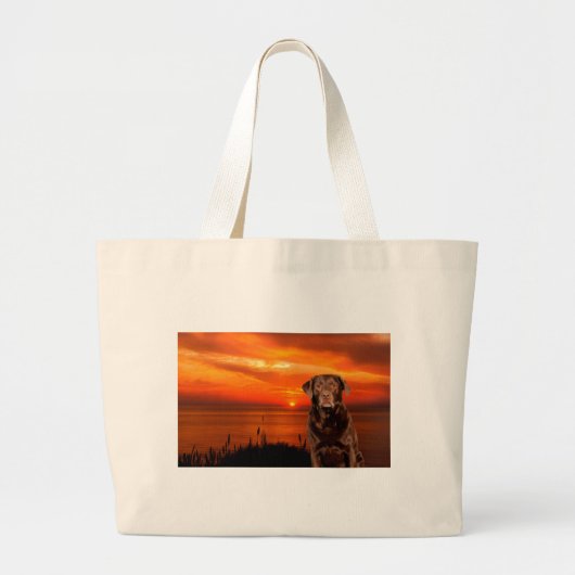 Labrador Retriever Hond Zittend naast zonsondergan Grote Tote Bag (Voorkant)