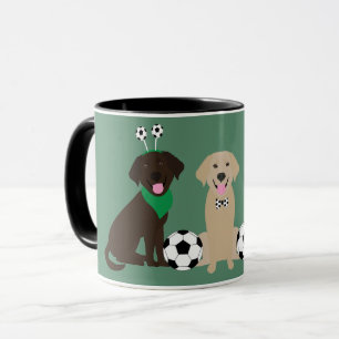 Labrador Retriever Honden die Voetbal Spelen Mok