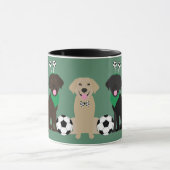 Labrador Retriever Honden Spelen Voetbal Mok (Midden)