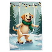 Labrador Retriever Ice Skating Christmas Painting Medium Cadeauzakje (Achterkant)
