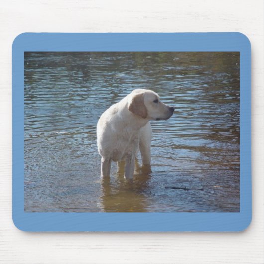Labrador Retriever mousepad bij het meer Muismat (Voorkant)