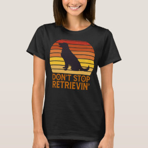 Labrador Retriever stopt met het terugwinnen van G T-shirt