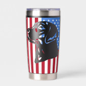 Labrador Retriever VS Vlag Geïsoleerde Drinkbeker (Voorkant)