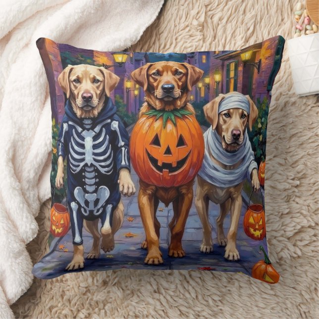 Labrador Trick-or-Treating in Halloween kostuums Kussen (Deken)
