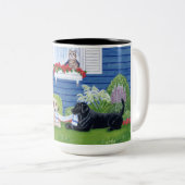 Labradors in de tuin tweekleurige koffiemok (Voorkant rechts)