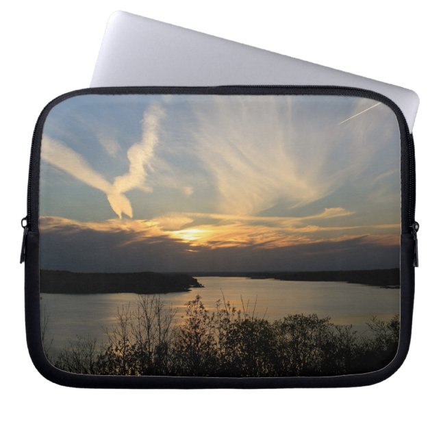 LABTOP SLEEVE LAKE VAN DE OZARKS (Voorkant)