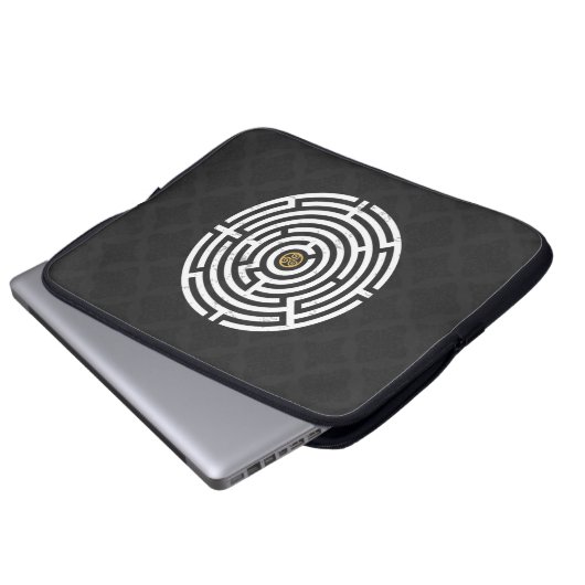 LABYRINTH TRISKELION TRIPLE CELTISCHE SPIRAAL LAPTOP SLEEVE (Voorkant onderkant)