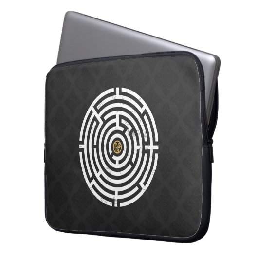 LABYRINTH TRISKELION TRIPLE CELTISCHE SPIRAAL LAPTOP SLEEVE (Voorkant Links)