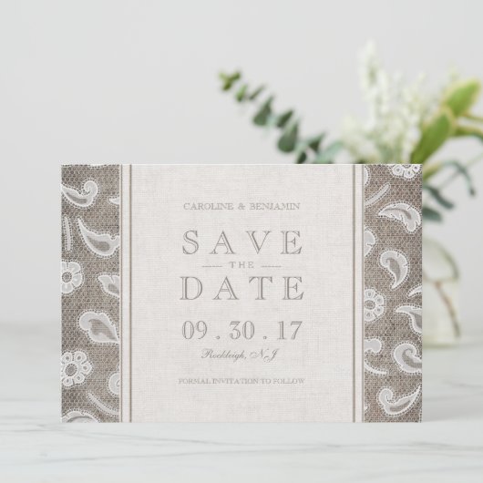 Lace burlap rustiek land bruiloft opslaan van de d save the date (Staand voorkant)