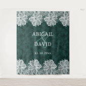 Lace on Emerald Green Faux Velvet Wedding Backdrop Wandkleed (Voorkant)