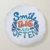 Lach Grote lach Vaak: hartverwarmende boodschap Rond Kussen (Achterkant)