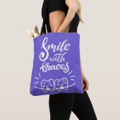 Lachen met races | Glimlende Teeth Tote Bag (Dichtbij)