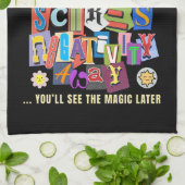 Lachen vaak – Positieve typografie Quote Design Theedoek (Gevouwen)