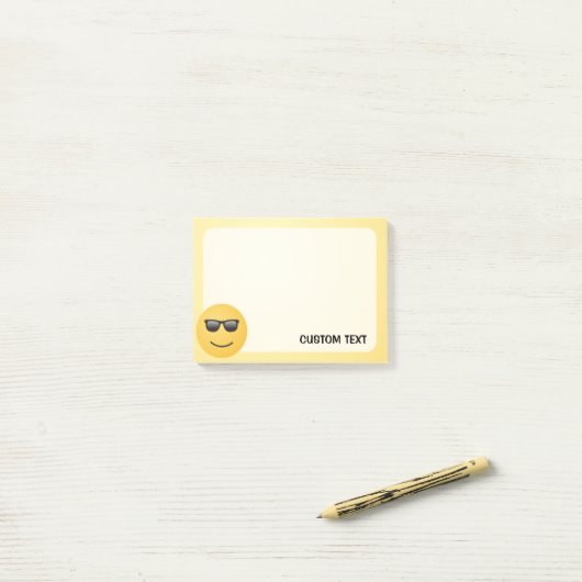 Lachend gezicht met zonnebril post-it® notes (Op bureau)