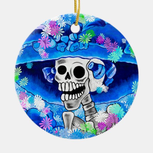 Lachend Skelet Vrouw in Blauw Bonnet op Blauw Keramisch Ornament (Voorkant)