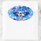 Lachend Skelet Vrouw in Blauw Bonnet op Blauw Ovale Sticker (Tas)