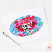 Lachend Skelet Vrouw in Rode Bonnet op Blauw Ovale Sticker (Envelop)