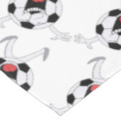 Lachende Voetbal Mascotte Tafelkleed (Gekanteld)