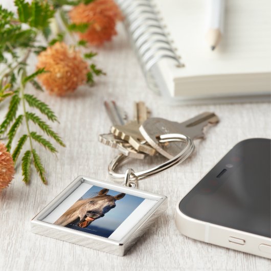 lachpaard sleutelhanger (Zijkant)