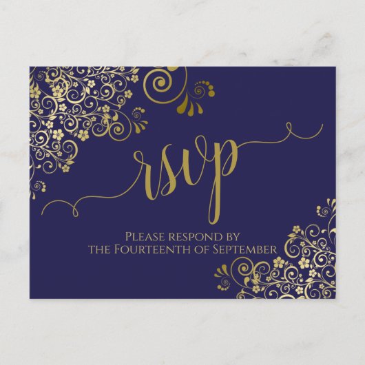 Lacy Gold Calligraphy Chic Navy Blue Wedding RSVP Briefkaart (Voorkant)