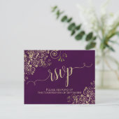 Lacy Gold Calligraphy Elegant Paars Wedding RSVP Briefkaart (Staand voorkant)