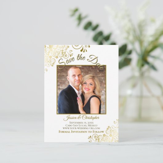 Lacy Gold op witte bruiloft Bewaar de datum Foto Aankondigingskaart (Staand voorkant)