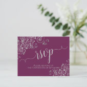 Lacy Silver Calligraphy Cassis Paars Wedding RSVP Briefkaart (Staand voorkant)
