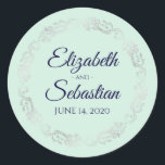 Lacy Silver Filigree Elegant Navy on Mint Wedding Ronde Sticker<br><div class="desc">Deze elegante trouwstickers zijn voorzien van fancy marineblauwscripttekst op een neo-mint groene achtergrond met een lacy Silver Faux floral border. De tekst is volledig aanpasbaar en bevat de namen van het bruiloft en de trouwdatum. Ideaal als favoriete labels of envelopzegels!</div>