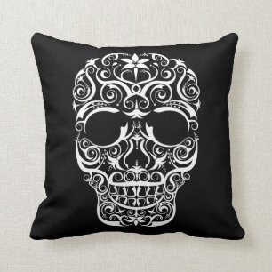 Lacy Stylied Skull Pillow Kussen