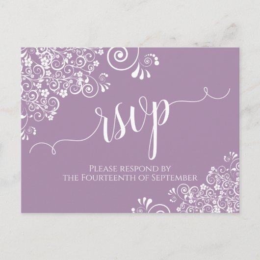 Lacy White Calligraphy Dusty Paars Wedding RSVP Briefkaart (Voorkant)