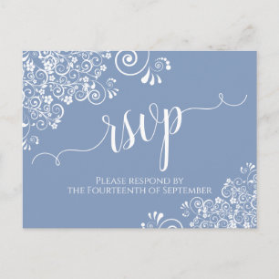 Lacy White Calligraphy op Dusty Blue Wedding RSVP Briefkaart
