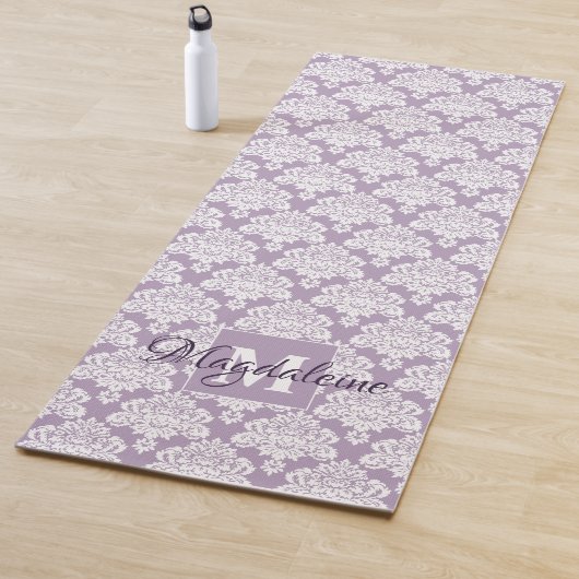 Lacy White Damask op Lavendel Monogrammed Yogamat (In situ)