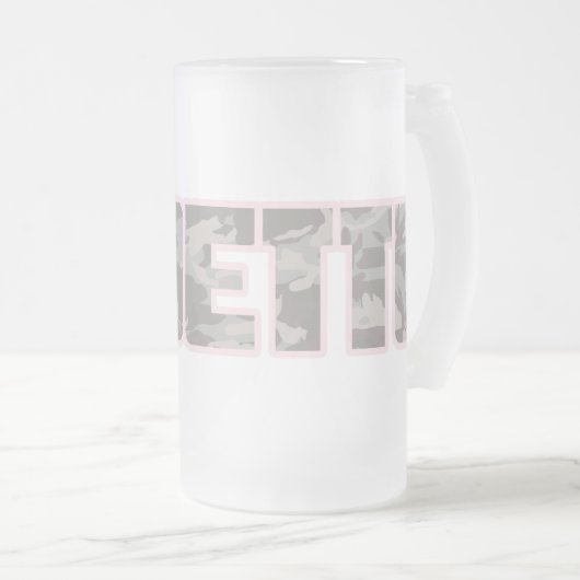 "Ladette" urban camo brown and roze text beer mok (Voorkant rechts)