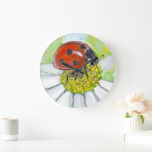 Lady Bug on A Daisy Grote Klok (Huis)