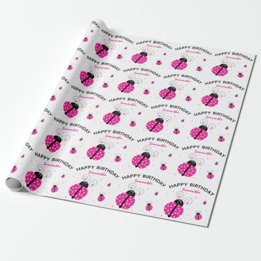 Lady Bug Pink Happy Birthday Cadeaupapier (Uitgerold)