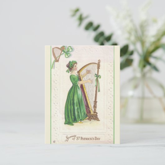 Lady en Harp St Patricks Day Souvenir Briefkaart (Staand voorkant)
