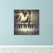 Lady en Piano Keys Canvas Afdruk (Insitu (Houten vloer))