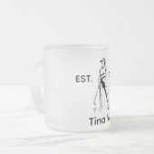 Lady Golfer Gepersonaliseerde naam en jaar Matglas Koffiemok (Voorkant links)