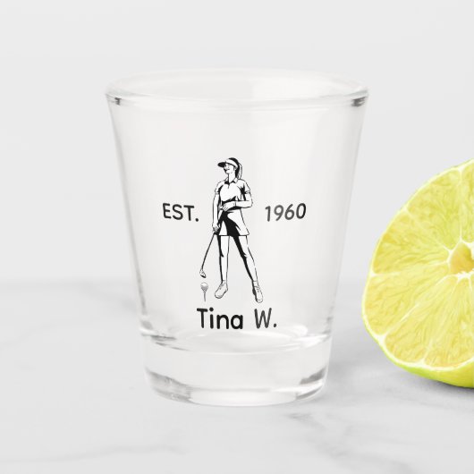 Lady Golfer gepersonaliseerde naam en jaar Whiskey Shot Glas (Voorkant)