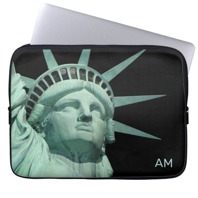 Lady Liberty en Monogram op Black Laptop Sleeve (Voorkant)
