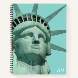 Lady Liberty en monogram op licht turkooizen notit Notitieboek