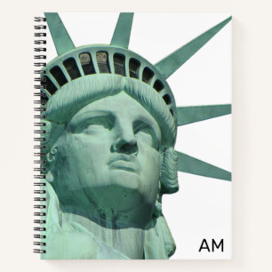 Lady Liberty en Monogram op White & Light Blauwgro Notitieboek