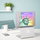 Lady Liberty en zonsopgang Sticker (Laptop op bureau)