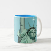 Lady Liberty op Sky Blue Tweekleurige Koffiemok (Voorkant rechts)