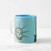 Lady Liberty op Sky Blue Tweekleurige Koffiemok (Voorkant links)